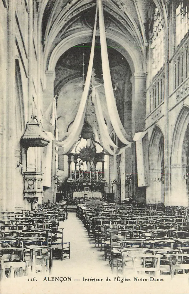 Alençon — Interno della Chiesa di Nostra Signora - Recto